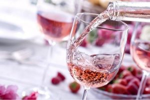 Tìm hiểu về các loại rượu vang nổi tiếng
